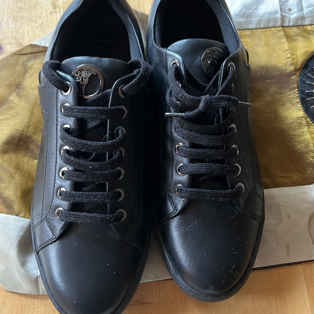 I am selling the Versace collection shoes, never worn.